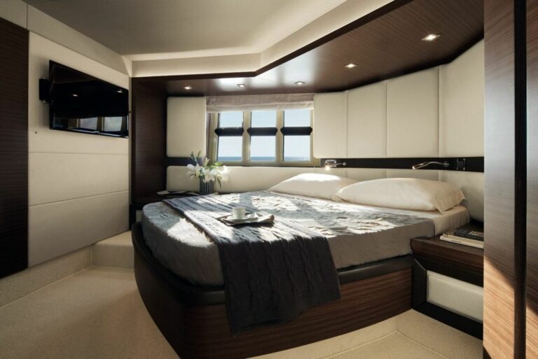 Azimut 55S