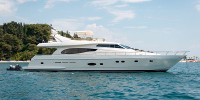 Ferretti 730